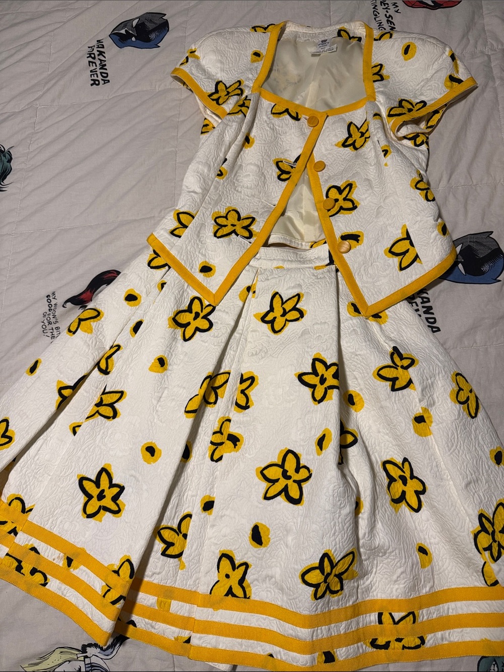 Ungaro Paris 90s Vintage White & Yellow Floral Skirt Set Excellent condition
